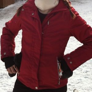 FERA women’s red ski jacket with fur